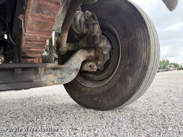 image for item FK3537 2004 Sterling L7500 truck cab and chassis