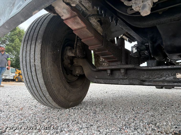 image for item FK3537 2004 Sterling L7500 truck cab and chassis