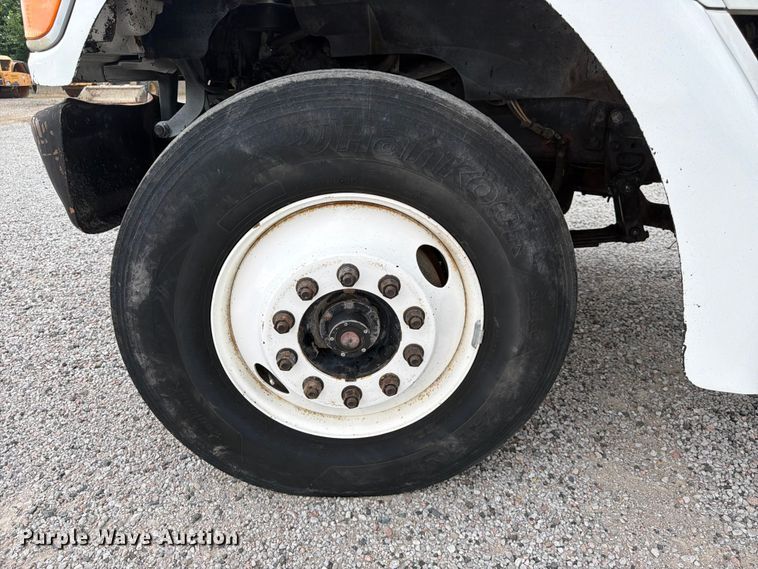 image for item FK3537 2004 Sterling L7500 truck cab and chassis