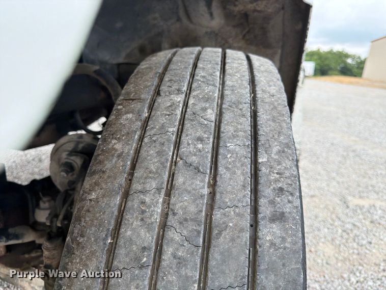 image for item FK3537 2004 Sterling L7500 truck cab and chassis