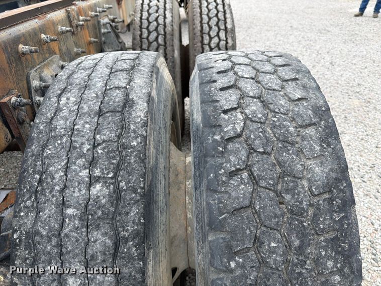 image for item FK3537 2004 Sterling L7500 truck cab and chassis