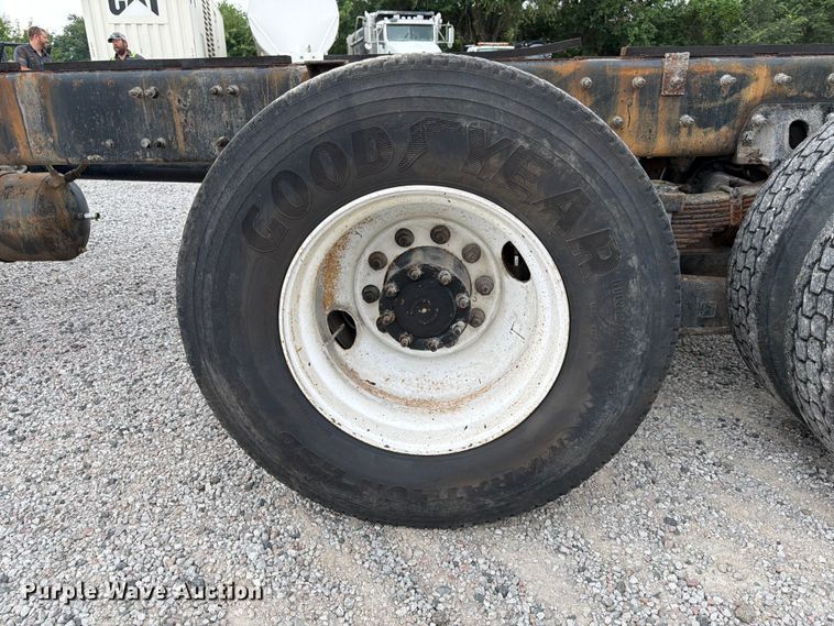 image for item FK3537 2004 Sterling L7500 truck cab and chassis