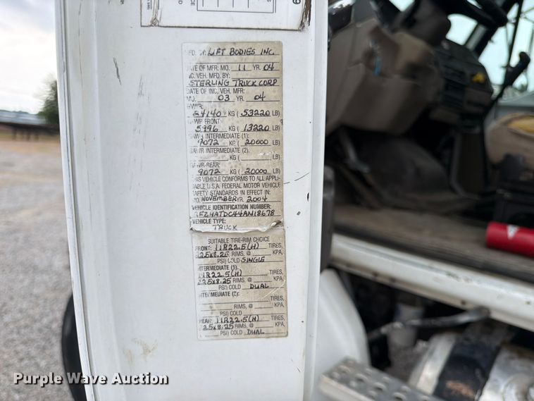 image for item FK3537 2004 Sterling L7500 truck cab and chassis