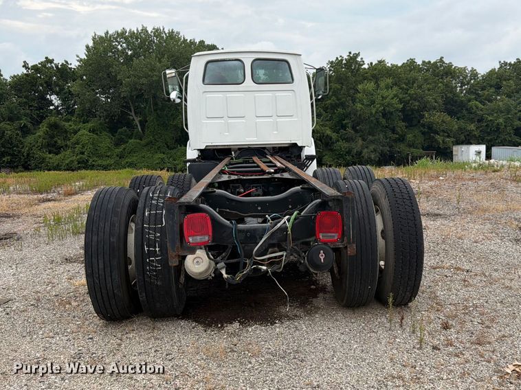 image for item FK3542 2004 Sterling L7500 truck cab and chassis