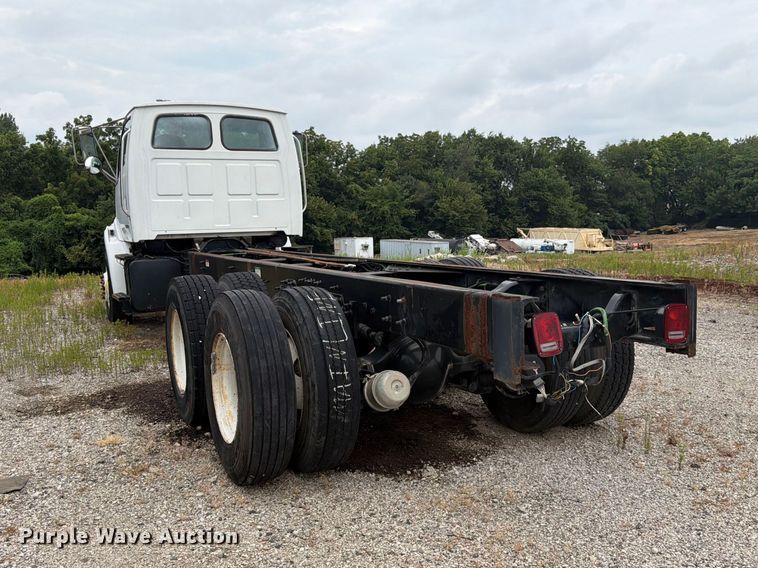 image for item FK3542 2004 Sterling L7500 truck cab and chassis