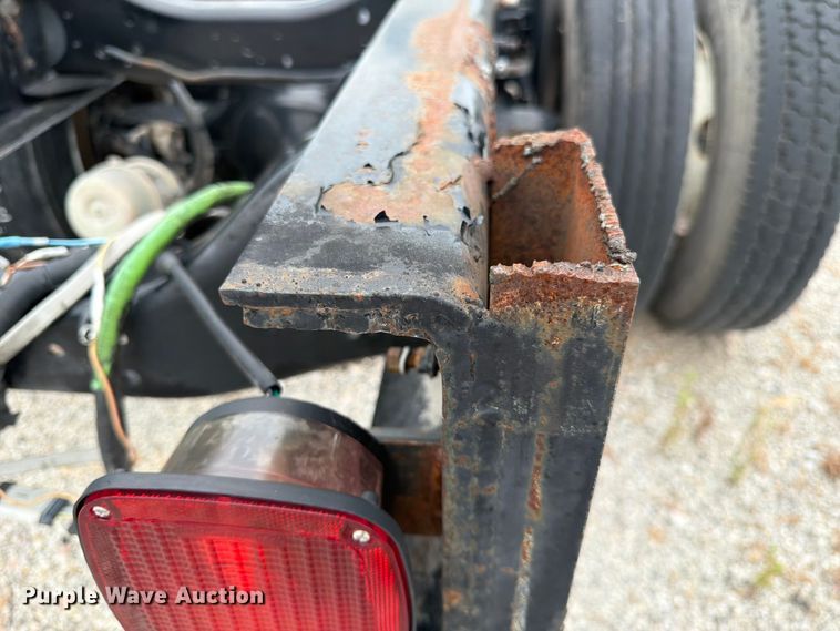 image for item FK3542 2004 Sterling L7500 truck cab and chassis