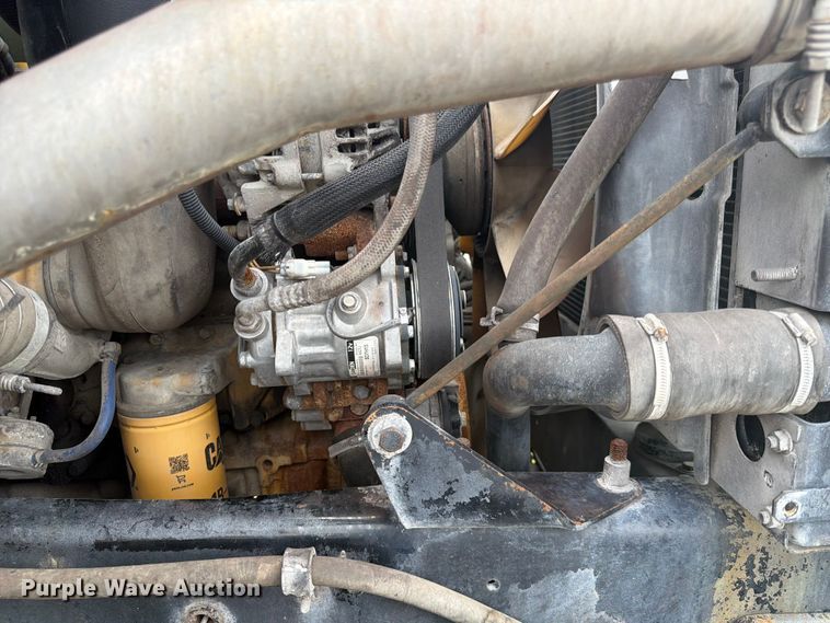 image for item FK3542 2004 Sterling L7500 truck cab and chassis