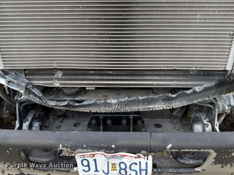 image for item FK3542 2004 Sterling L7500 truck cab and chassis
