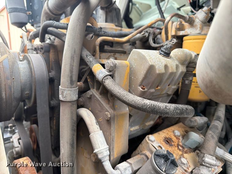 image for item FK3542 2004 Sterling L7500 truck cab and chassis