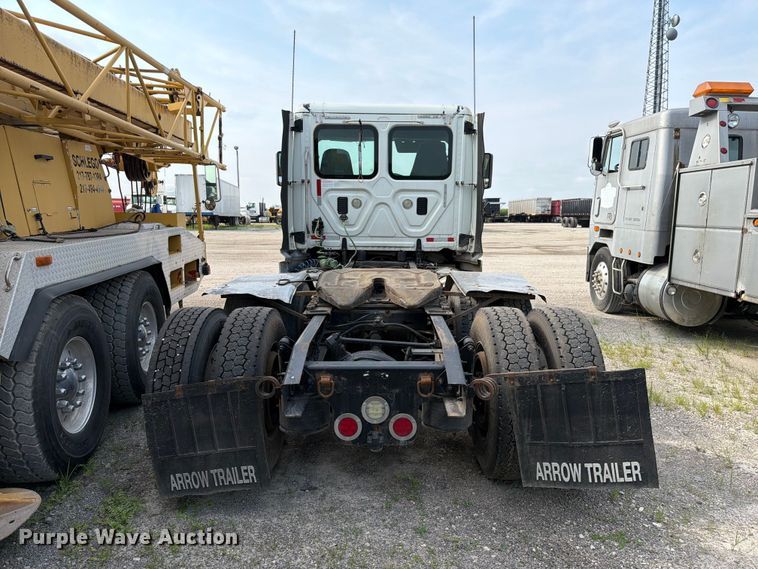 image for item FK4108 2016 Freightliner Cascadia semi truck