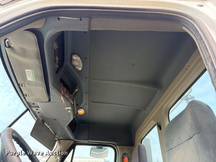 image for item FK4108 2016 Freightliner Cascadia semi truck