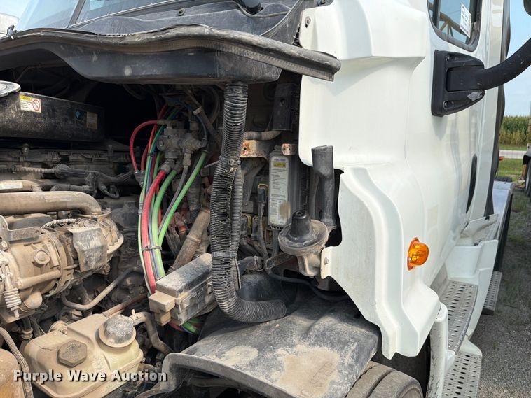 image for item FK4108 2016 Freightliner Cascadia semi truck