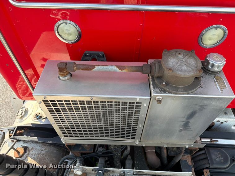 image for item FK4115 2013 Peterbilt 384 semi truck