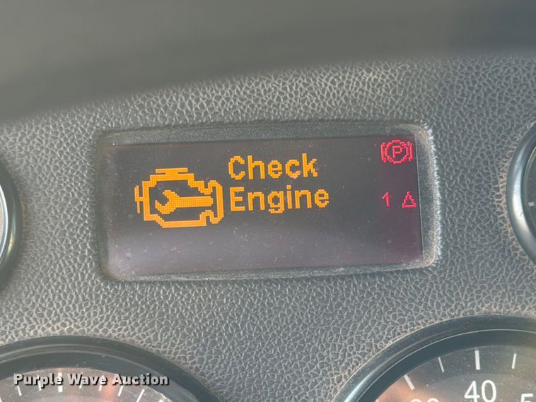 image for item FK4115 2013 Peterbilt 384 semi truck