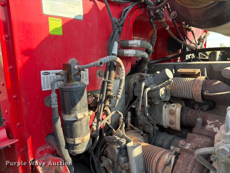 image for item FK4115 2013 Peterbilt 384 semi truck