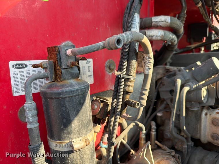 image for item FK4115 2013 Peterbilt 384 semi truck
