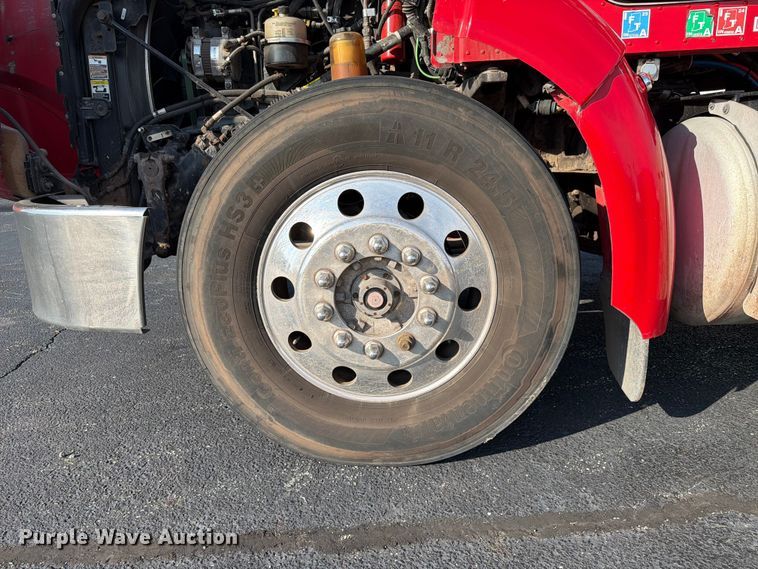 image for item FK4115 2013 Peterbilt 384 semi truck