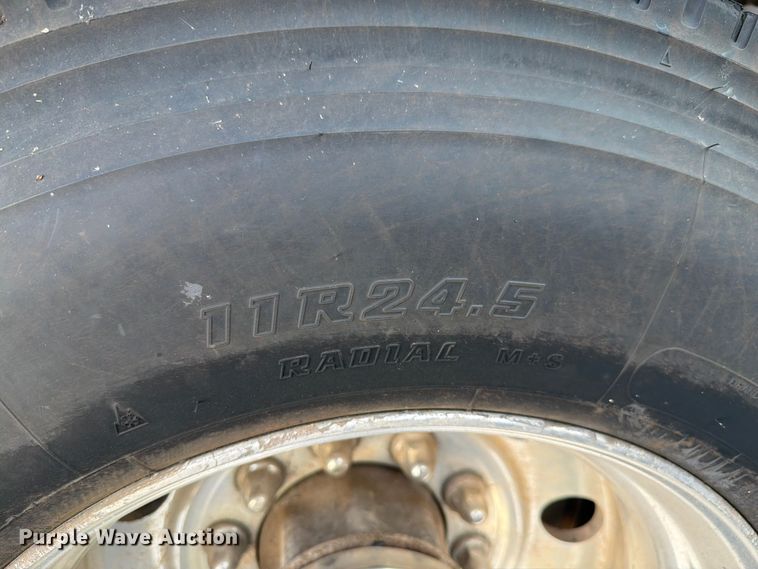 image for item FK4115 2013 Peterbilt 384 semi truck