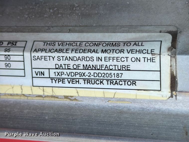 image for item FK4115 2013 Peterbilt 384 semi truck