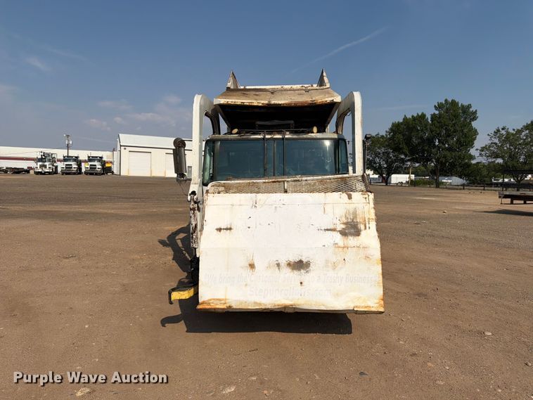 image for item FM7569 2005 Autocar WX refuse truck