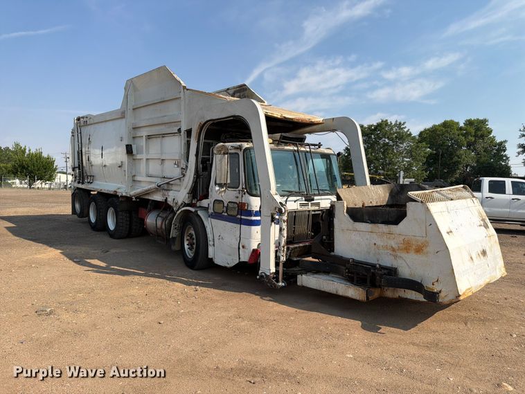 image for item FM7569 2005 Autocar WX refuse truck