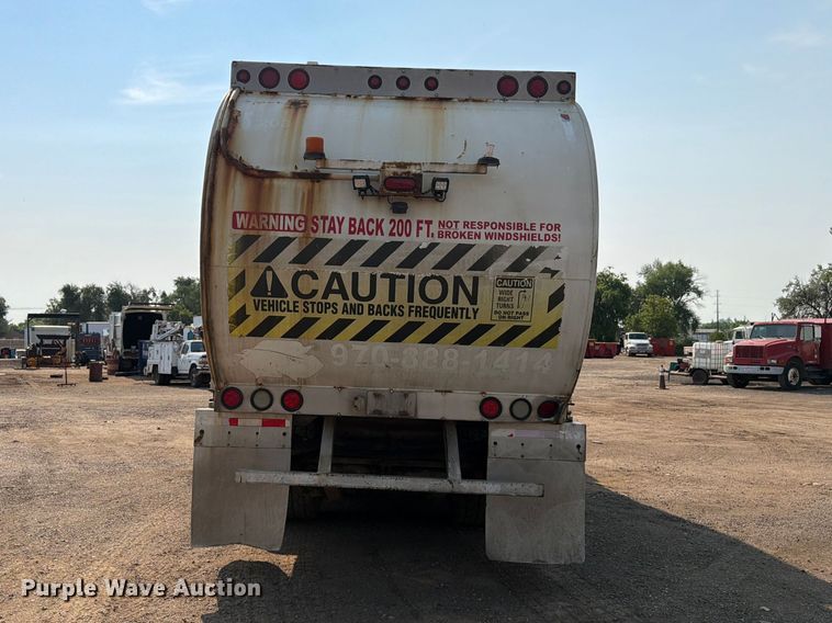 image for item FM7569 2005 Autocar WX refuse truck