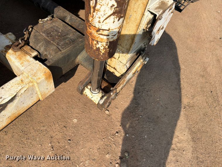image for item FM7569 2005 Autocar WX refuse truck