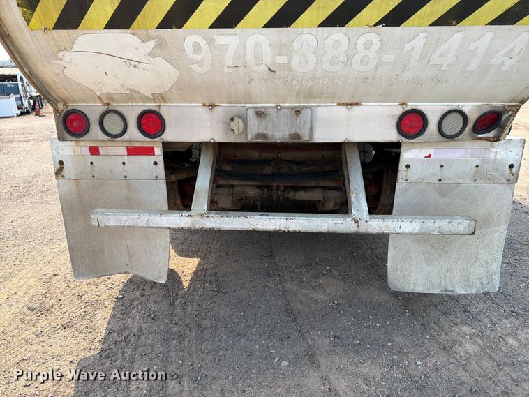 image for item FM7569 2005 Autocar WX refuse truck