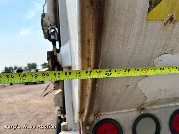 image for item FM7569 2005 Autocar WX refuse truck