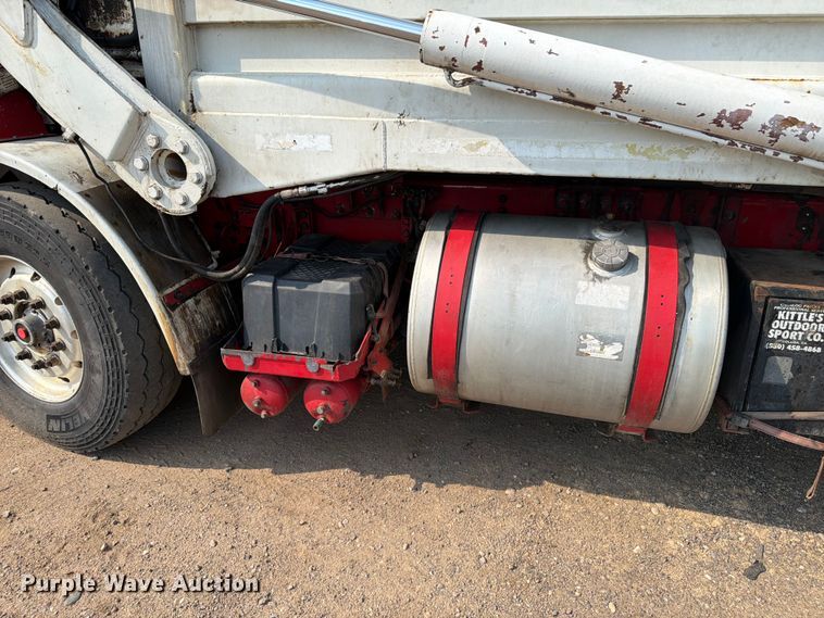 image for item FM7569 2005 Autocar WX refuse truck