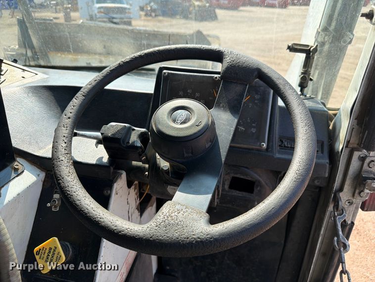 image for item FM7569 2005 Autocar WX refuse truck