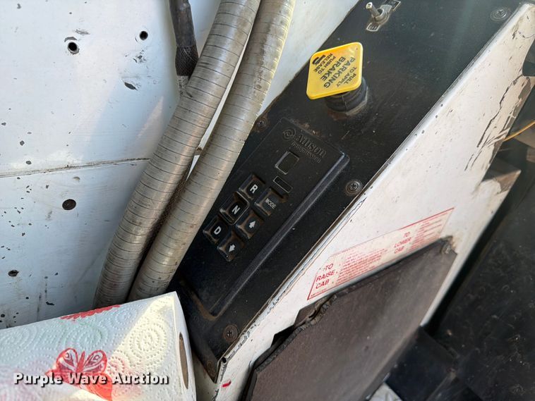 image for item FM7569 2005 Autocar WX refuse truck