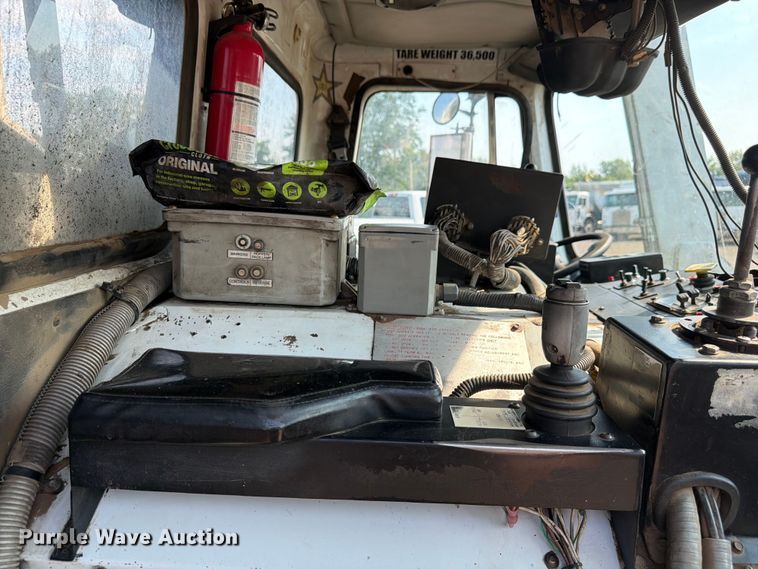 image for item FM7569 2005 Autocar WX refuse truck