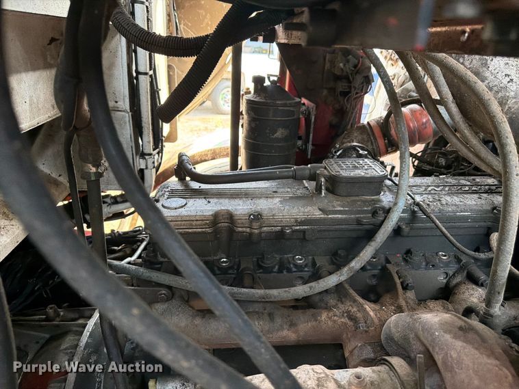 image for item FM7569 2005 Autocar WX refuse truck