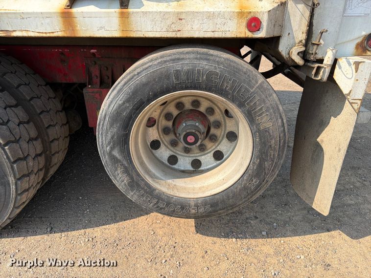 image for item FM7569 2005 Autocar WX refuse truck