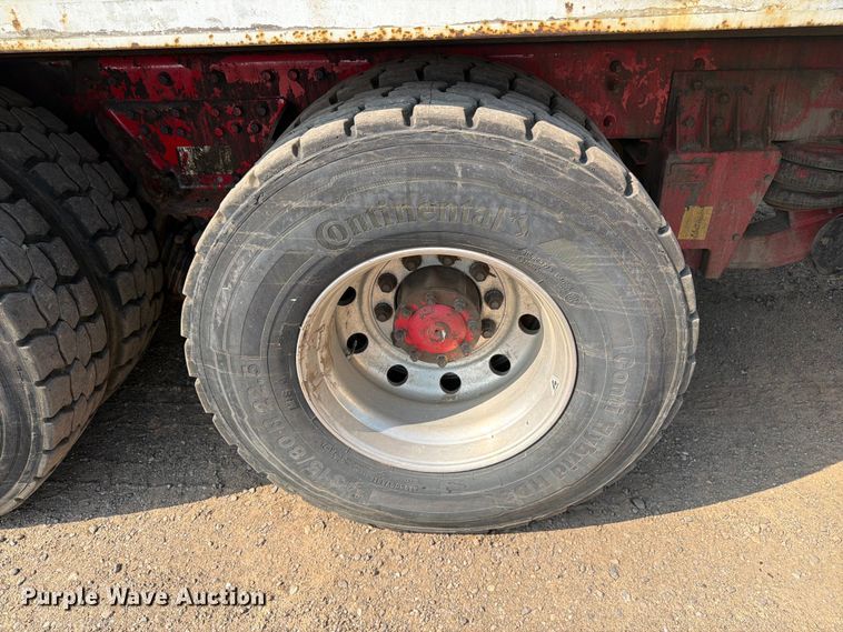 image for item FM7569 2005 Autocar WX refuse truck