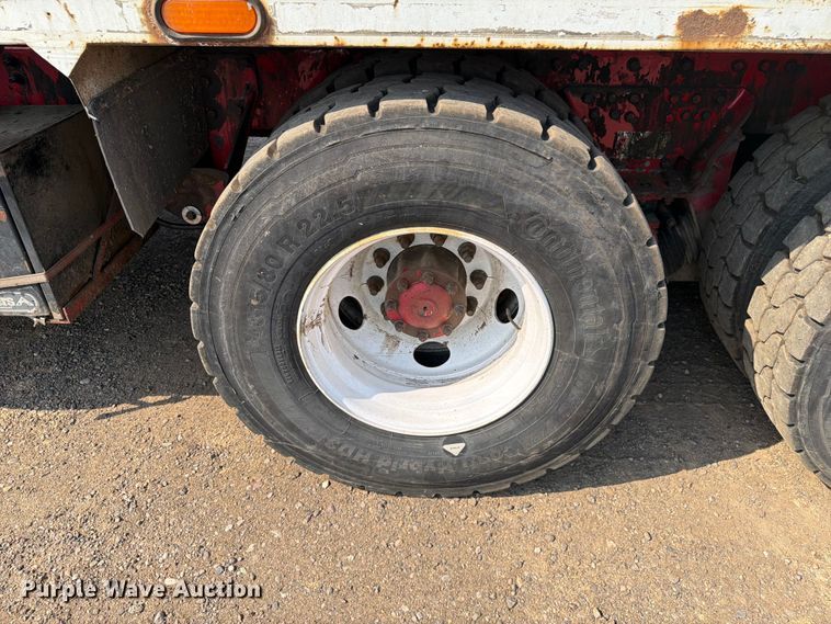 image for item FM7569 2005 Autocar WX refuse truck