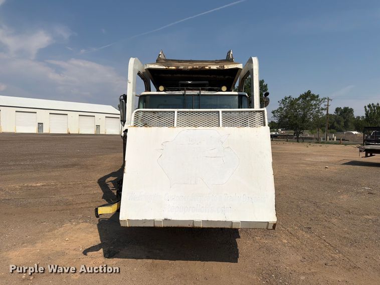 image for item FM7570 2005 Autocar WX refuse truck