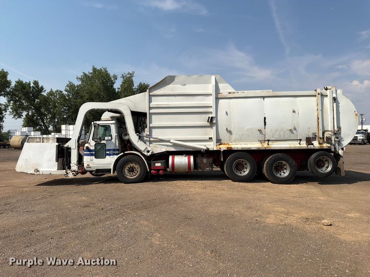 image for item FM7570 2005 Autocar WX refuse truck