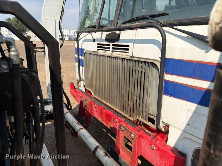 image for item FM7570 2005 Autocar WX refuse truck