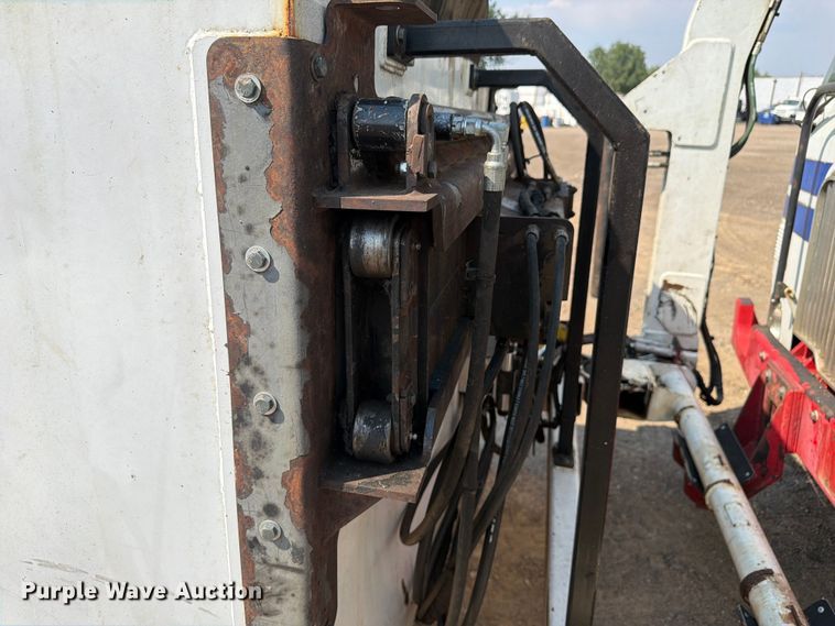 image for item FM7570 2005 Autocar WX refuse truck