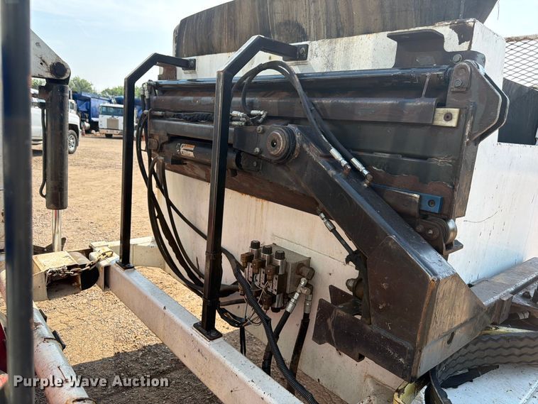 image for item FM7570 2005 Autocar WX refuse truck