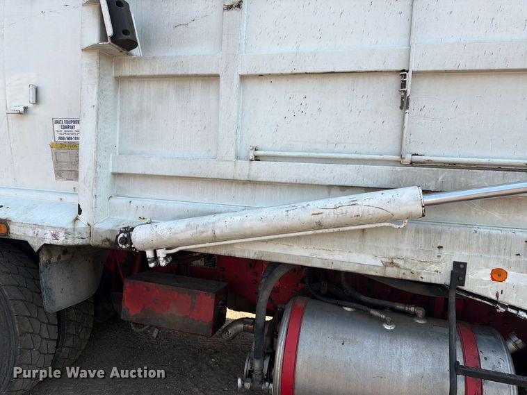 image for item FM7570 2005 Autocar WX refuse truck