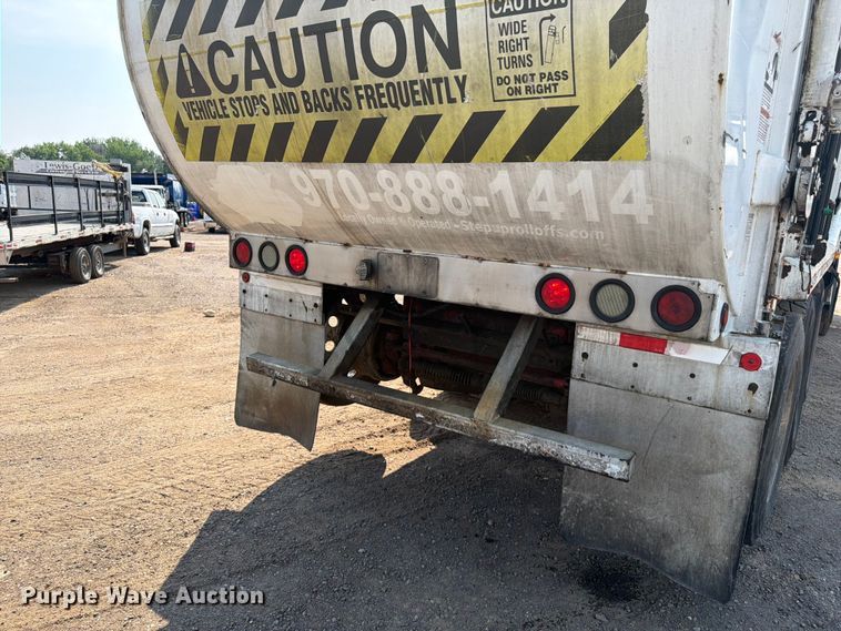 image for item FM7570 2005 Autocar WX refuse truck