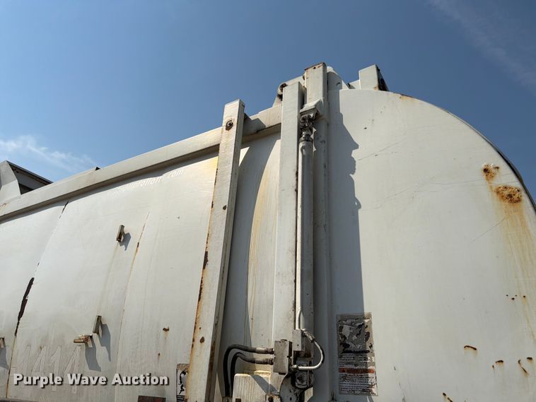 image for item FM7570 2005 Autocar WX refuse truck