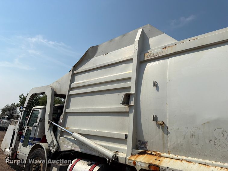image for item FM7570 2005 Autocar WX refuse truck