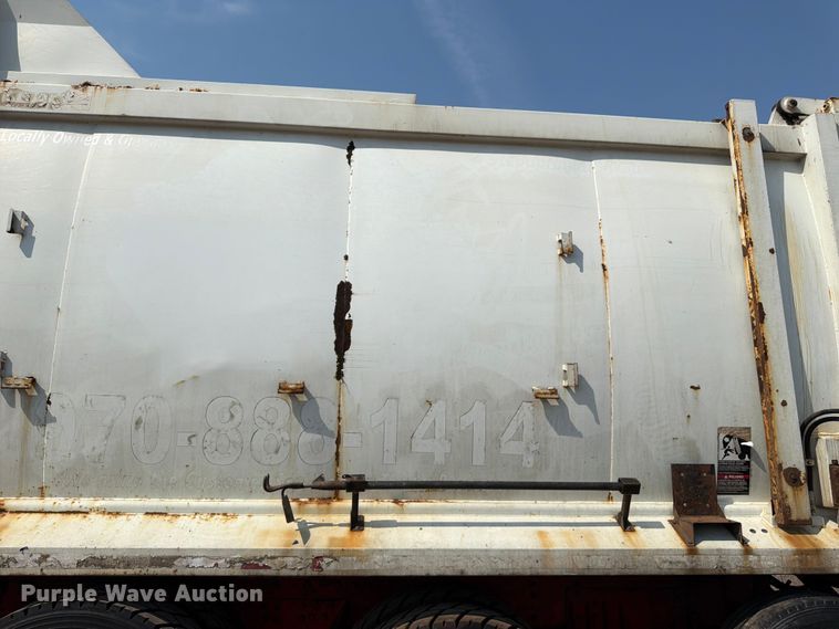image for item FM7570 2005 Autocar WX refuse truck