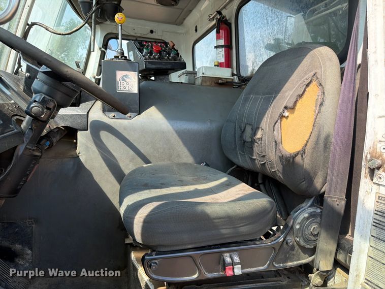 image for item FM7570 2005 Autocar WX refuse truck