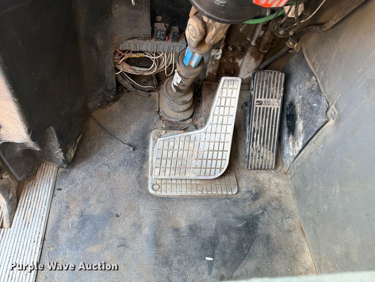 image for item FM7570 2005 Autocar WX refuse truck