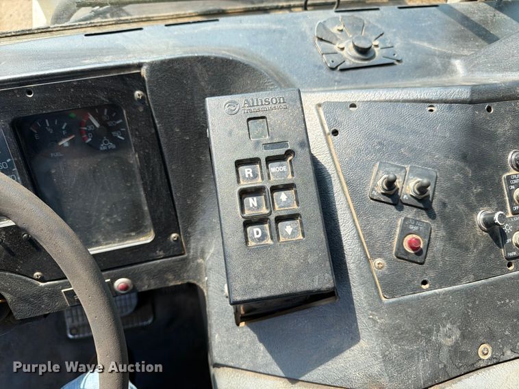 image for item FM7570 2005 Autocar WX refuse truck